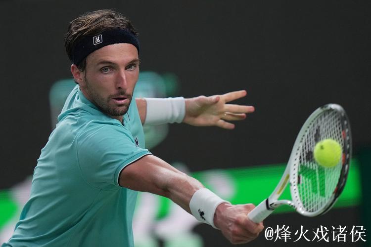 林德克内希2-1力克梅德韦杰夫 首次晋级大师赛决赛